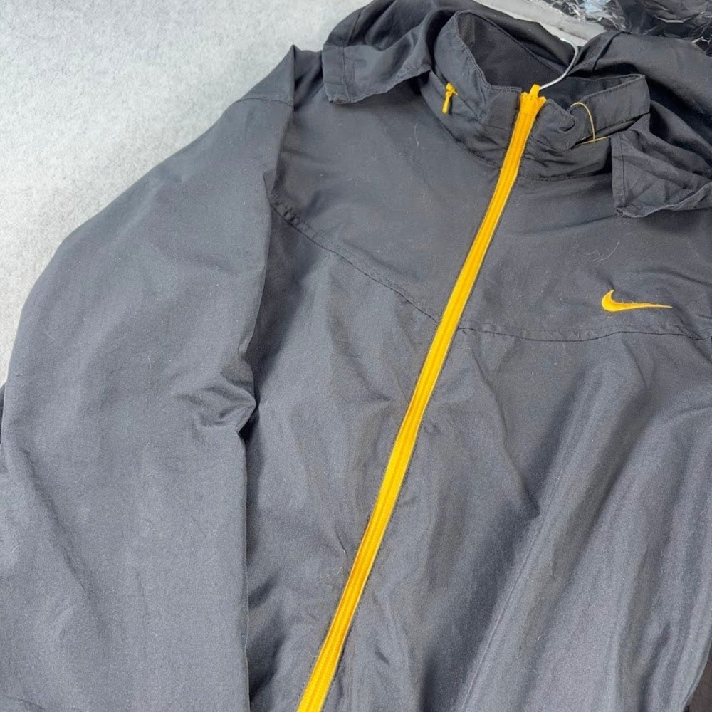 Nike Livestrong Windbreaker Reversible Jacket Mens M Black Yellow Hood Vents VTG